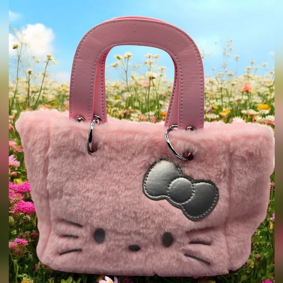 Hello Kitty Pink Plush Handbag with Silver Bow - Picture 1 of 7